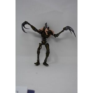 NECRON FLAYED ONE 7" McFarlane Toy 2021 Warhammer 40K 40,000 Action Figure